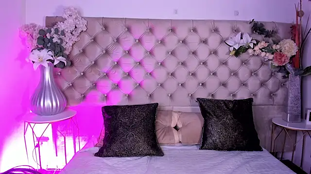 AishaValcazar online show from 5, 2, 2026