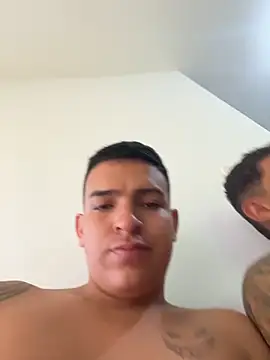 Snapshot of maykel_and_mike chatting on 15, 10, 2025 maykel and mike online show from 15, 10, 2025