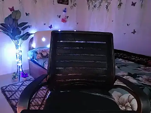 Naughtyy stripgirl online show from 25, 2, 2026