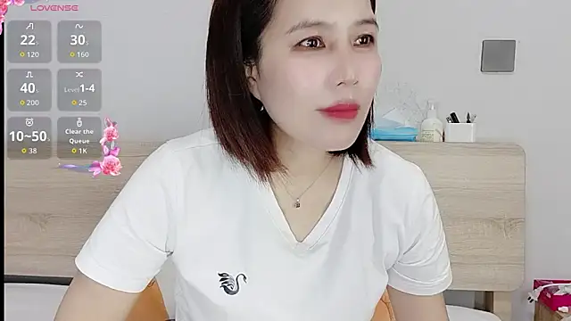 Snapshot of Miraitowa_ chatting on 18, 6, 2026 Miraitowa online show from 18, 6, 2026