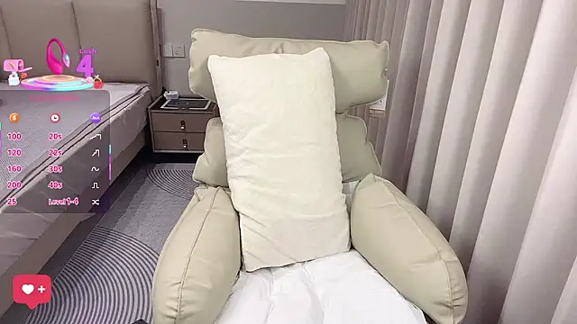 Snapshot of janequeen chatting on 1, 11, 2025 janequeen online show from 1, 11, 2025