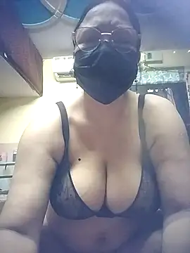 Snapshot of thehotlady chatting on 23, 7, 2026 thehotlady online show from 23, 7, 2026
