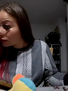 LaraCaliente online show from 1, 2, 2026