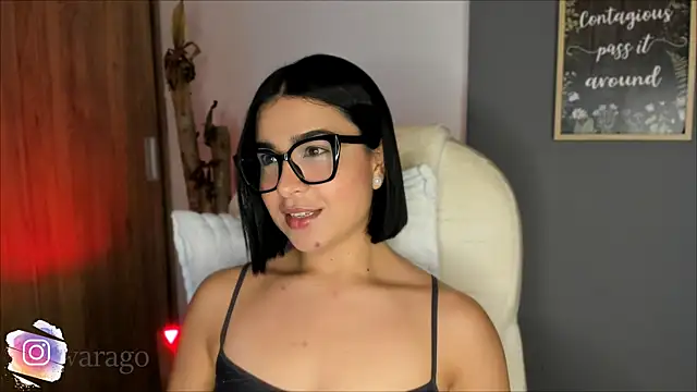 Snapshot of val_varago chatting on 9, 4, 2026 val varago online show from 9, 4, 2026