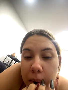 coupleyys online show from 9, 11, 2025