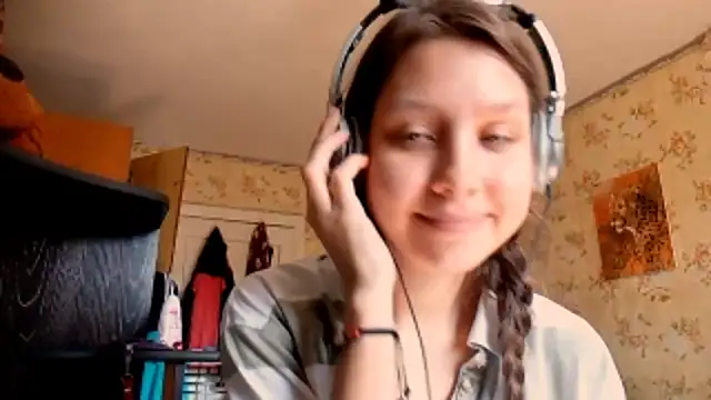 QutieDaSweet online show from 18, 9, 2025