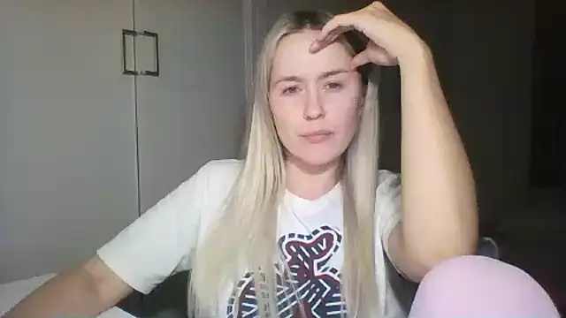 Snapshot of Frosian chatting on 30, 9, 2025 Frosian online show from 30, 9, 2025