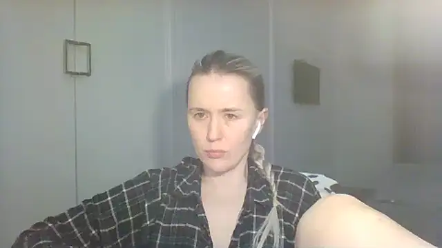 Snapshot of Frosian chatting on 28, 10, 2025 Frosian online show from 28, 10, 2025