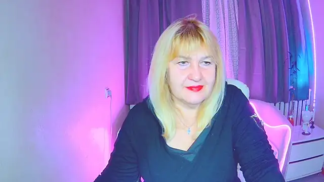 EmmaEllison online show from 8, 11, 2025