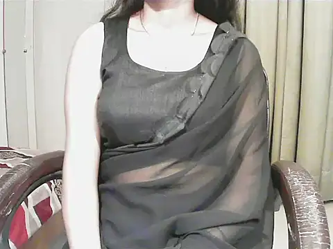 short girl  online show from 13, 12, 2025