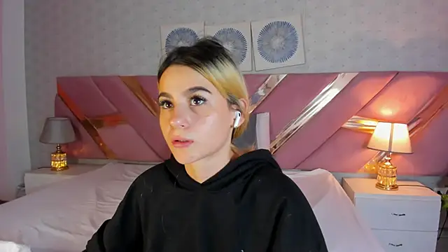 ChloeLaurentt online show from 14, 12, 2025