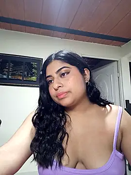 TifanieJones online show from 24, 10, 2025