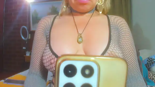 LatinaMature  online show from 29, 4, 2026