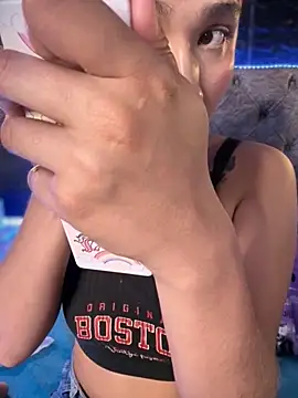 Isabella-Teen online show from 18, 9, 2025