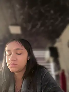 Isabella-Teen online show from 8, 7, 2026