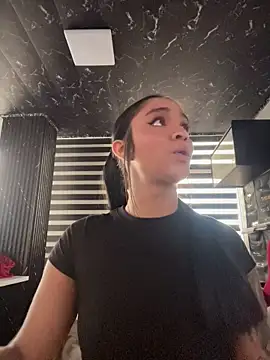 Isabella-Teen online show from 28, 7, 2026