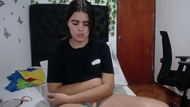 Snapshot of isabel_09 chatting on 6, 11, 2025 isabel 09 online show from 6, 11, 2025