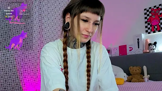 LilithPoison online show from 12, 2, 2026