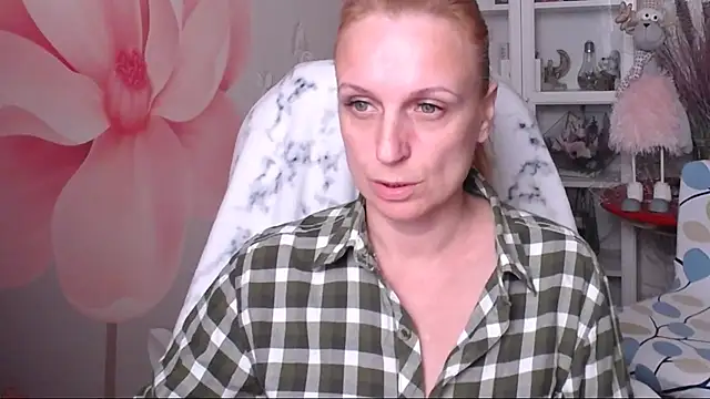 Snapshot of Venus_love1 chatting on 20, 10, 2025 Venus love1 online show from 20, 10, 2025