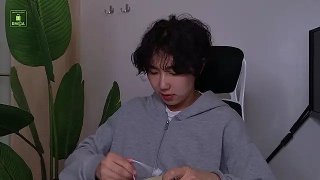 HeejinWang online show from 24, 7, 2026