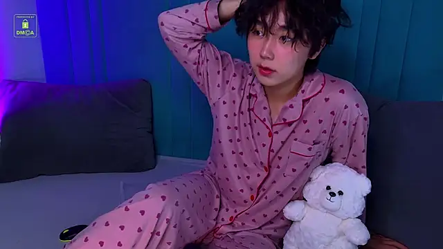 HeejinWang online show from 5, 8, 2026