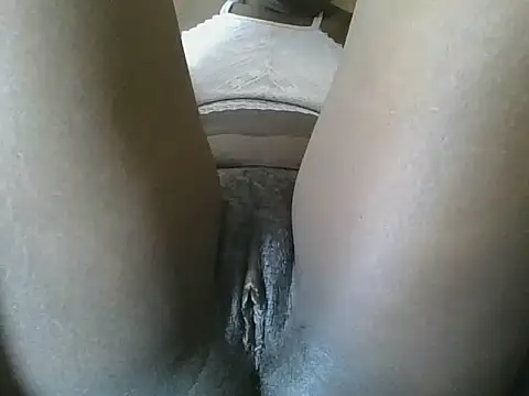 Snapshot of Naughty_queen20 chatting on 17, 10, 2025 Naughty queen20 online show from 17, 10, 2025