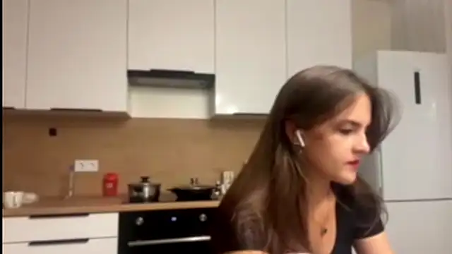 FavorLeila online show from 2, 10, 2025