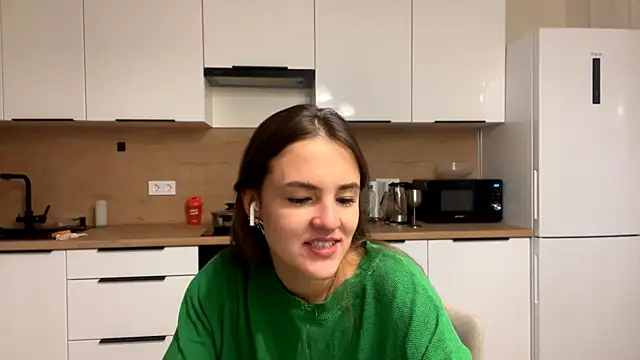FavorLeila online show from 8, 10, 2025