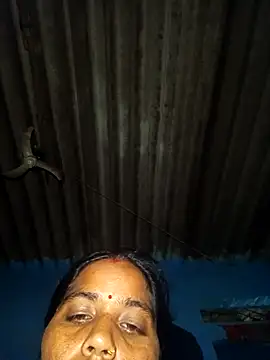 Snapshot of Hot_kadi83 chatting on 25, 10, 2025 Hot kadi83 online show from 25, 10, 2025