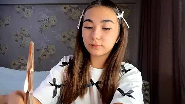 Snapshot of BahaiHeaven chatting on 6, 10, 2025 BahaiHeaven online show from 6, 10, 2025