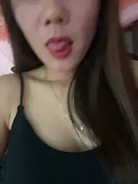 Moon pusy online show from 24, 6, 2026