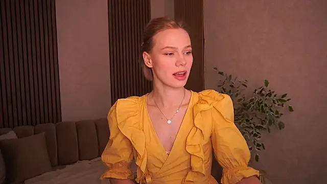 Snapshot of ShyySiren chatting on 7, 7, 2026 ShyySiren online show from 7, 7, 2026