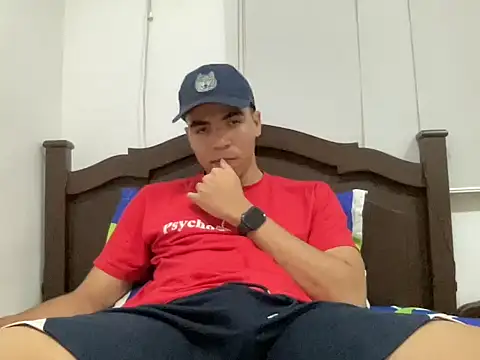 Snapshot of maxxxi_z chatting on 24, 10, 2025 maxxxi z online show from 24, 10, 2025