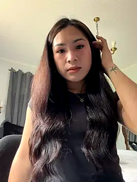 Snapshot of ZoeyJohnson chatting on 13, 11, 2025 ZoeyJohnson online show from 13, 11, 2025