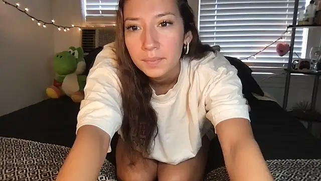 Snapshot of yoursweetestlilly chatting on 1, 10, 2025 yoursweetestlilly online show from 1, 10, 2025