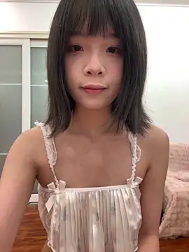 Snapshot of qiqi_x chatting on 6, 4, 2026 qiqi x online show from 6, 4, 2026