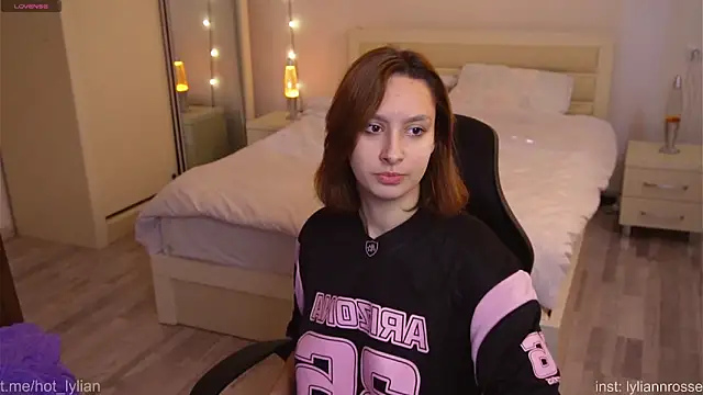 Snapshot of LilyannRosse chatting on 3, 11, 2025 LilyannRosse online show from 3, 11, 2025