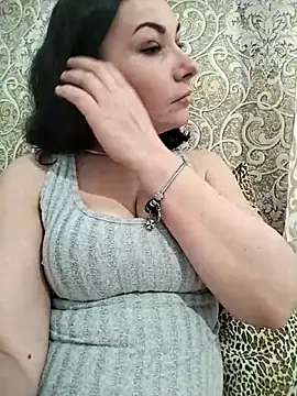 Snapshot of Mia24Blove chatting on 18, 3, 2026 Mia24Blove online show from 18, 3, 2026