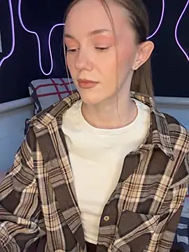 MilaMoone online show from 4, 2, 2026