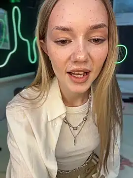MilaMoone online show from 2, 5, 2026