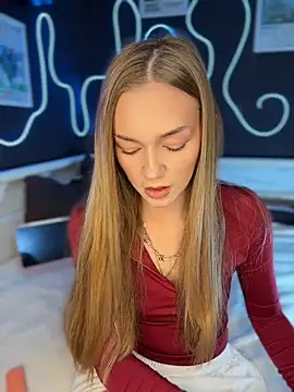 MilaMoone online show from 3, 5, 2026