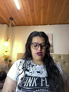 Andrea secret  online show from 4, 8, 2026