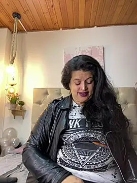 Andrea secret  online show from 6, 8, 2026