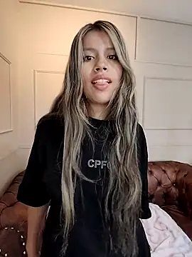 EMILIIA RICHTER   online show from 5, 10, 2025