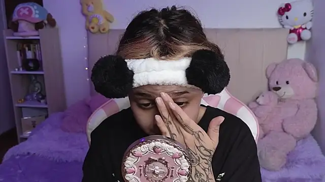 NekoWaifu online show from 8, 5, 2026