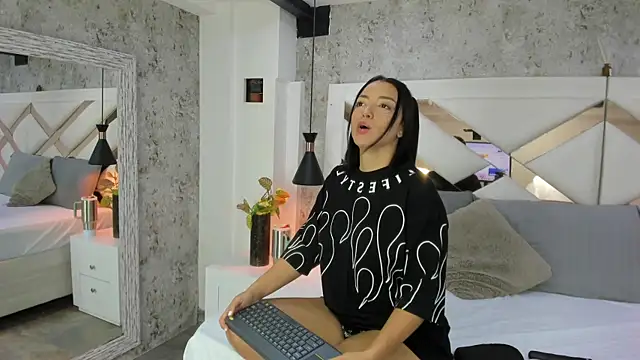 Megan-8 online show from 14, 10, 2025