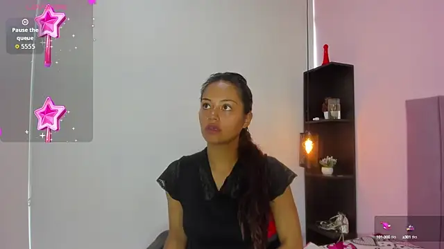 HoollyHendrix online show from 9, 10, 2025