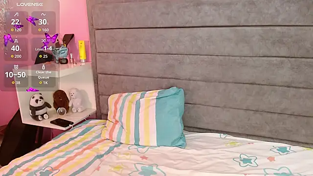 Snapshot of BlueHoney12 chatting on 21, 10, 2025 BlueHoney12 online show from 21, 10, 2025