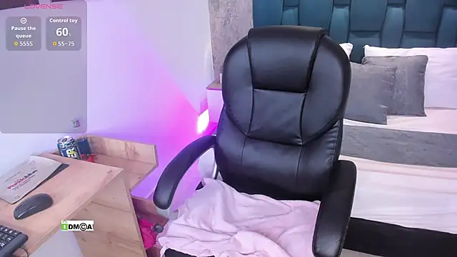 Snapshot of Bellavelvet_1 chatting on 25, 9, 2025 Bellavelvet 1 online show from 25, 9, 2025