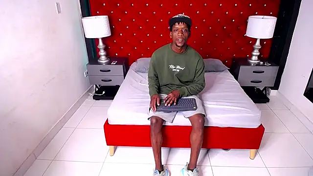 SkylerBigxxx online show from 18, 10, 2025